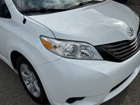 2011 Toyota Sienna Base 7-Passenger