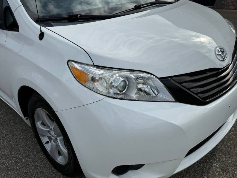 2011 Toyota Sienna Base 7-Passenger
