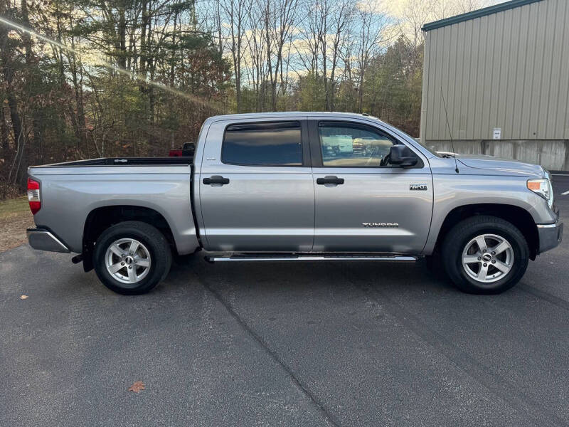 2017 Toyota Tundra SR5