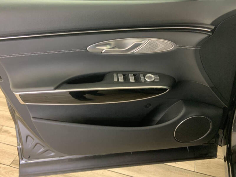 2025 Genesis GV70 2.5T Standard