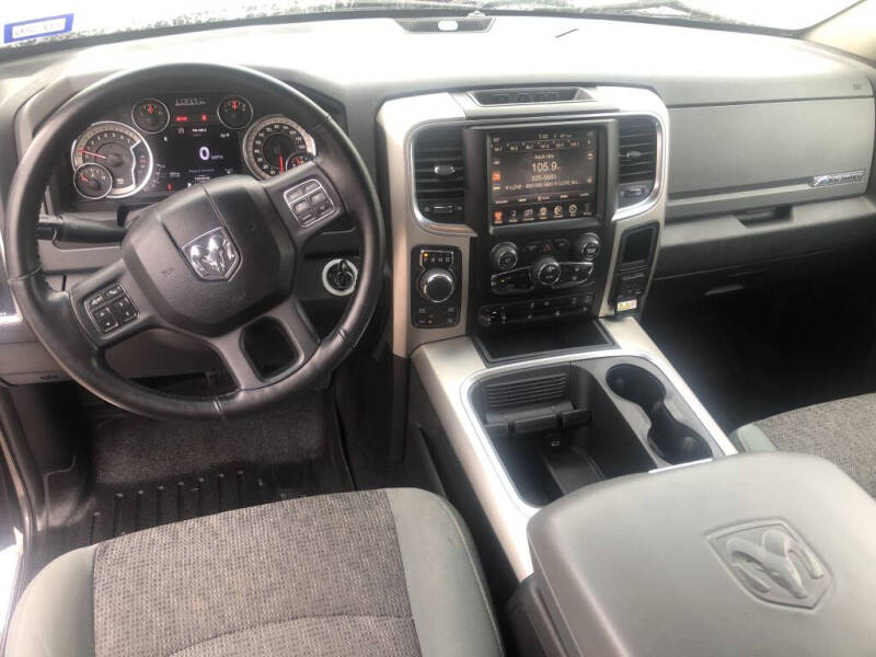 2016 RAM 1500 SLT