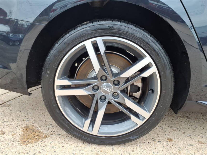 2017 Audi A4 2.0T quattro Premium Plus