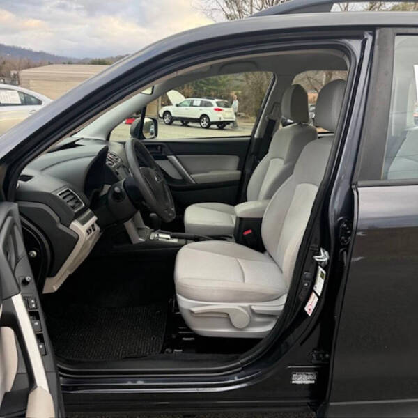 2016 Subaru Forester 2.5i