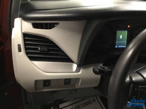 2017 Toyota Sienna LE 7-Passenger