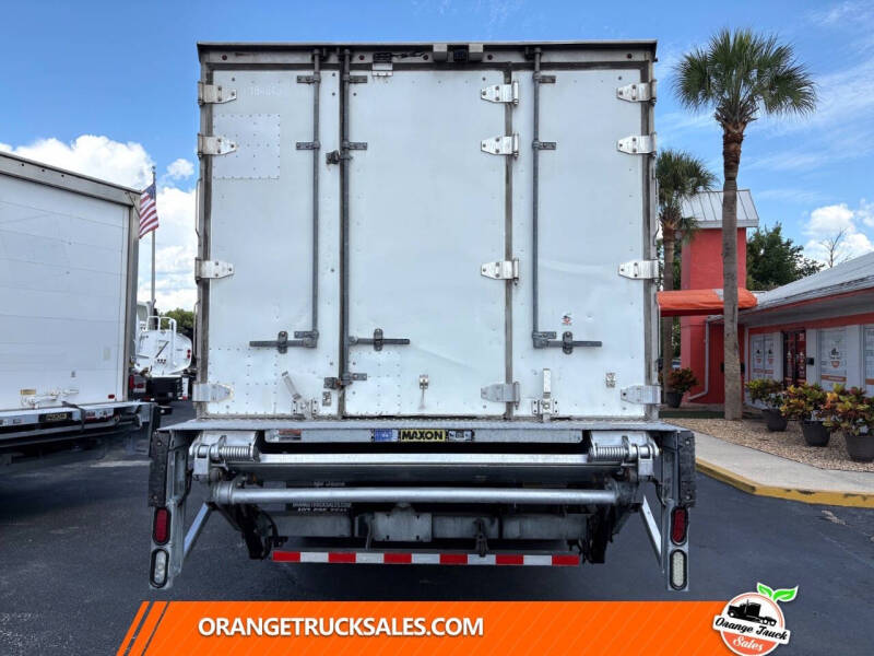 2018 Freightliner M2 106