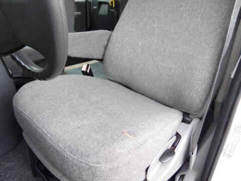 2004 Ford E-Series E-250