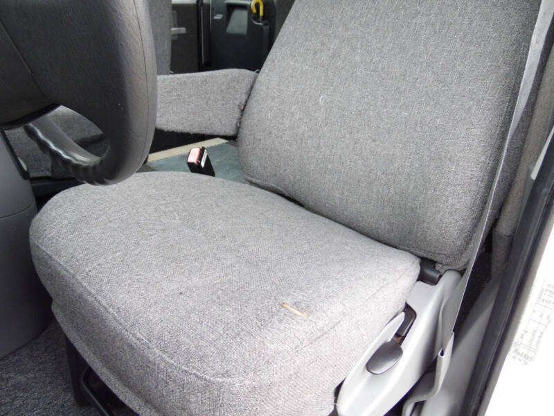 2004 Ford E-Series E-250