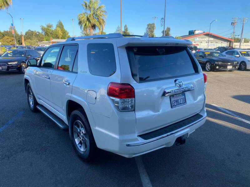 2011 Toyota 4Runner Limited photo 5