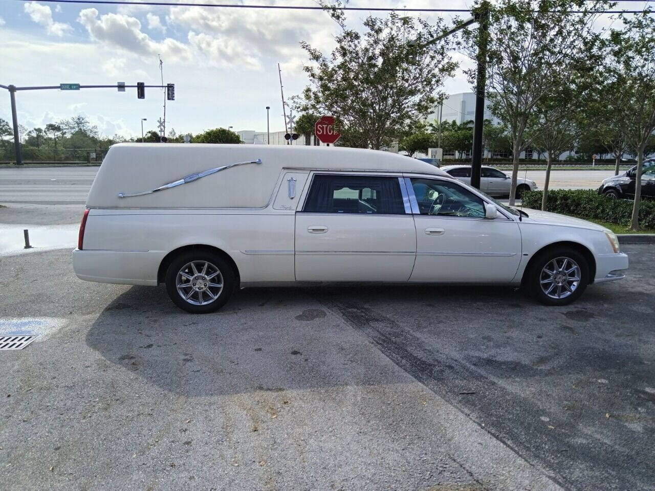 2011 CADILLAC Professional Chassis Sedan - $28,950