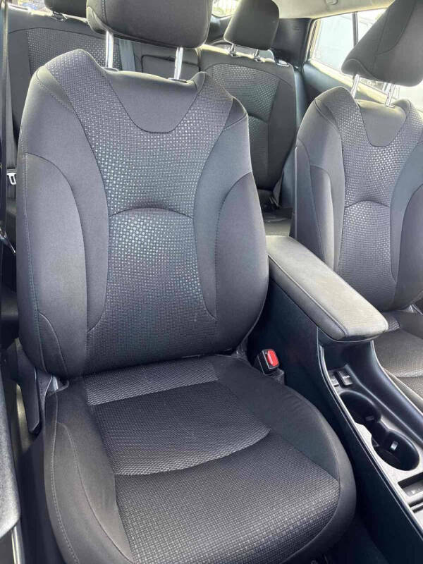 2021 Toyota Prius XLE