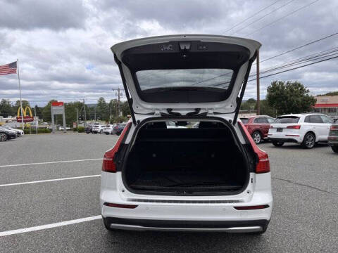 2024 Volvo V60 Cross Country B5 Plus