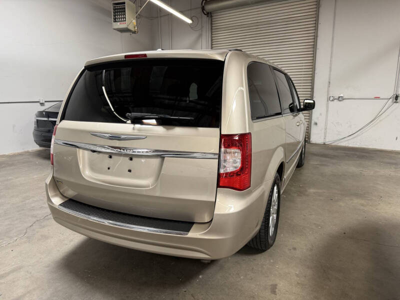 2015 Chrysler Town and Country Touring
