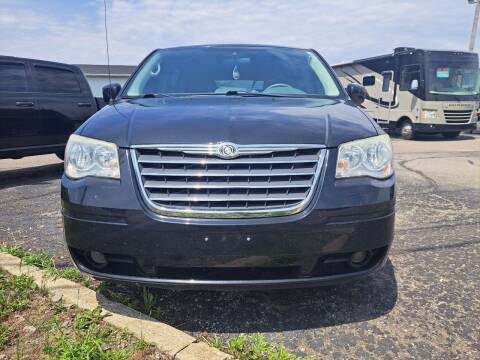2008 Chrysler Town and Country for sale at Newport Auto Group in Boardman OH