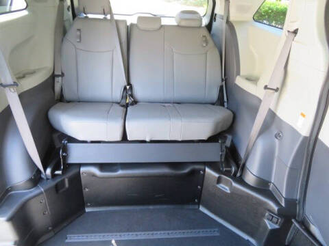 2023 Toyota Sienna XLE 8-Passenger