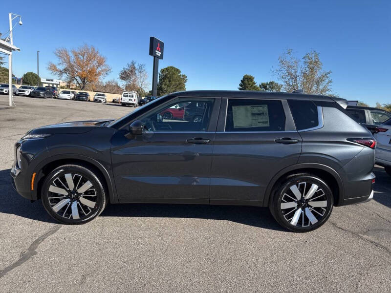 2026 Mitsubishi Outlander SE