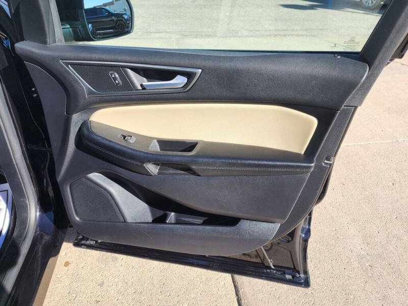 2022 Ford Edge SE