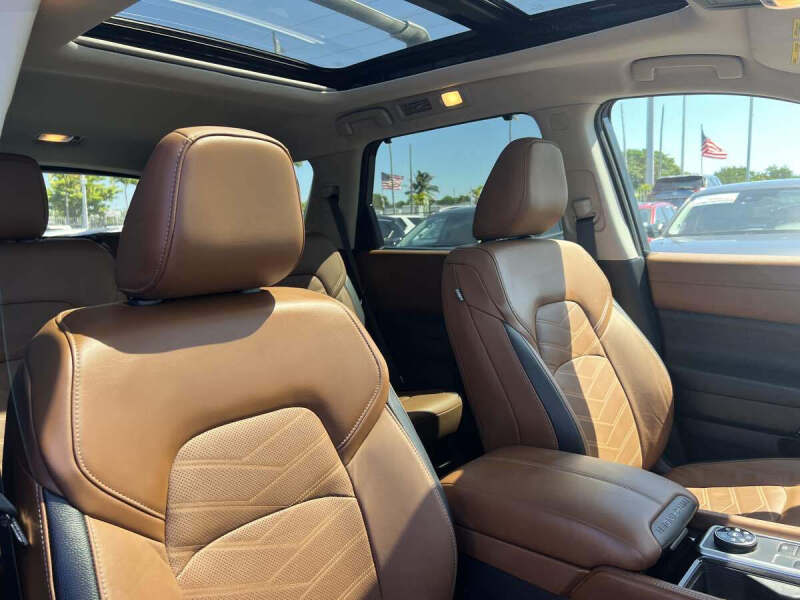 2022 Nissan Pathfinder Platinum