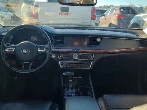 2017 Kia Cadenza Premium