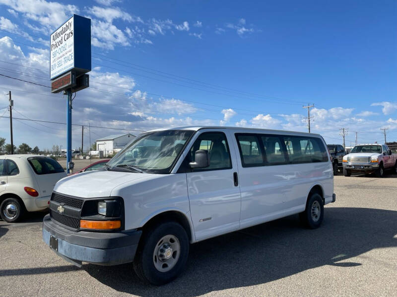 2004 Chevrolet Express Cargo Base photo 3