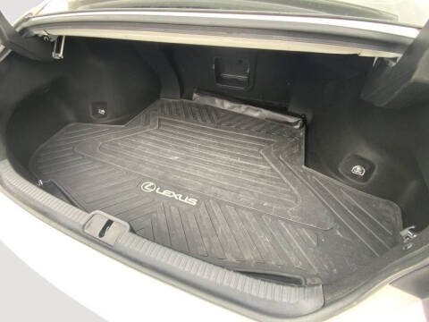 2023 Lexus ES 300h Luxury