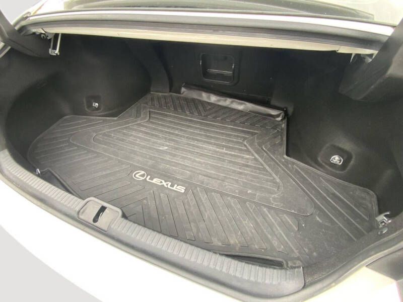 2023 Lexus ES 300h Luxury