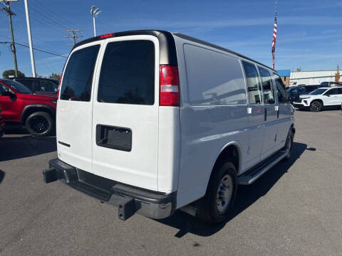 2023 Chevrolet Express 2500
