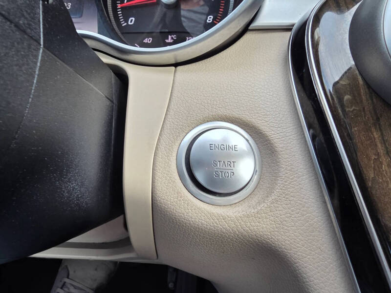 2016 Mercedes-Benz C-Class