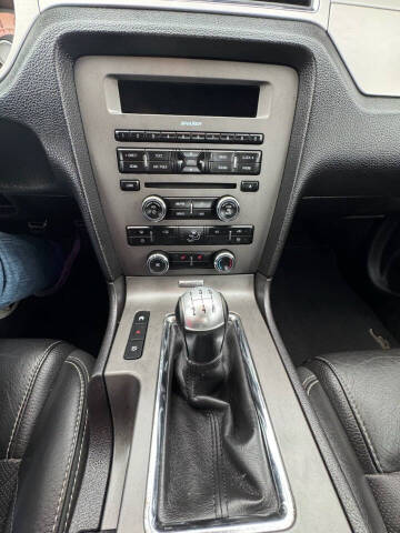 2010 Ford Mustang V6 Premium