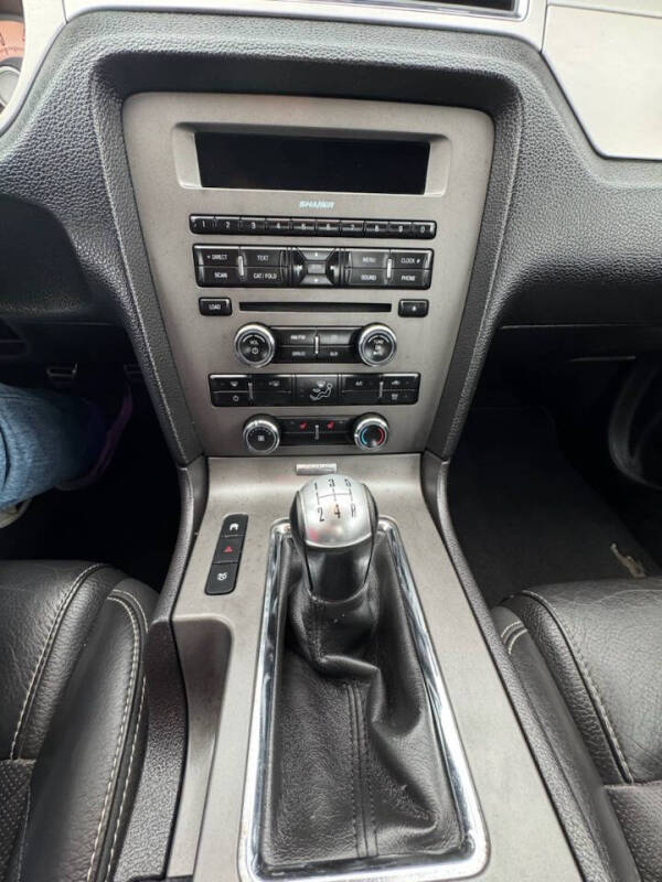 2010 Ford Mustang V6 Premium