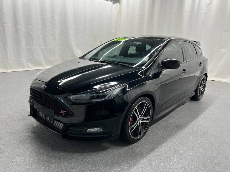 2016 Ford Focus ST's photo