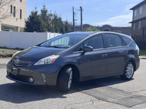 2013 Toyota Prius v Five