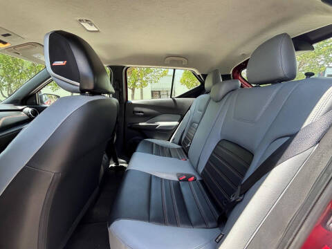 2022 Nissan Kicks SR