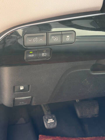 2019 Toyota Prius XLE AWD-e