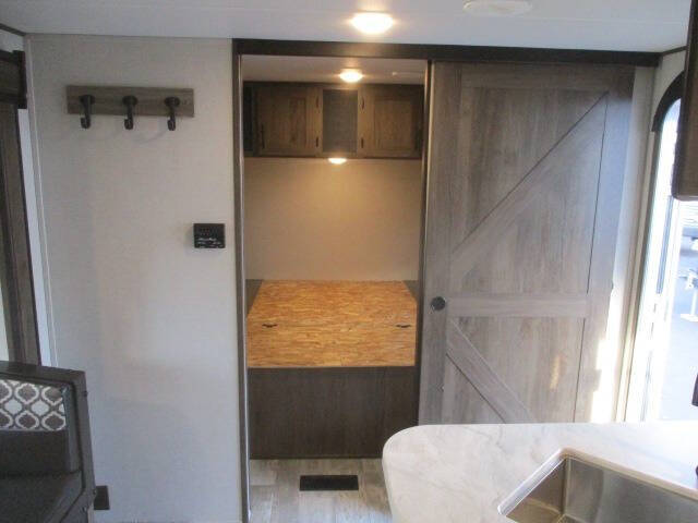 2021 Forest River Avenger 27DBS