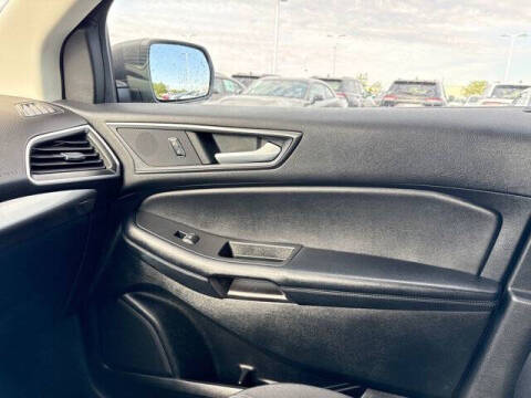 2022 Ford Edge SE