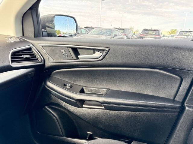 2022 Ford Edge SE