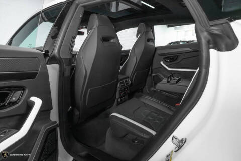 2025 Lamborghini Urus SE