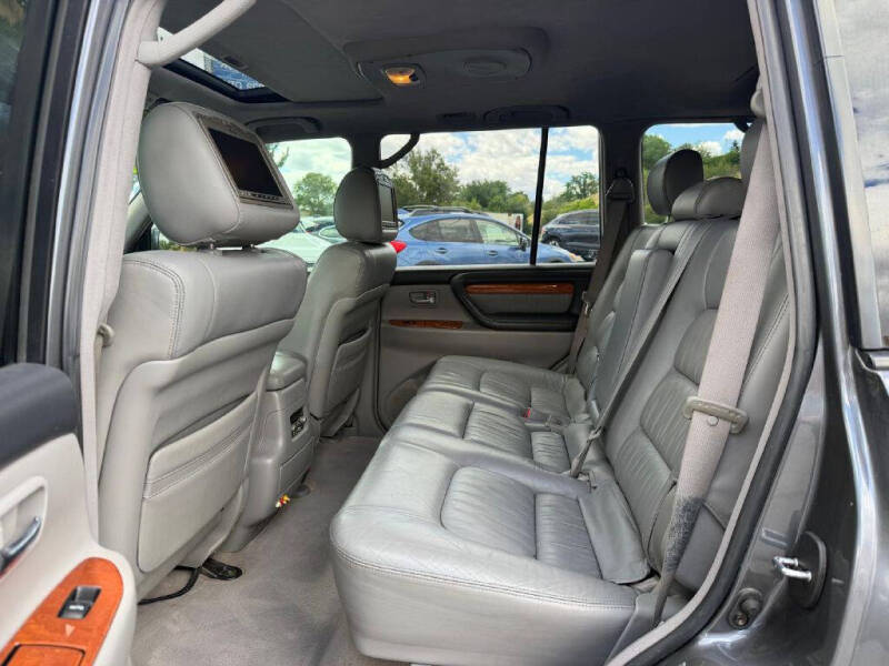 2004 Lexus LX 470