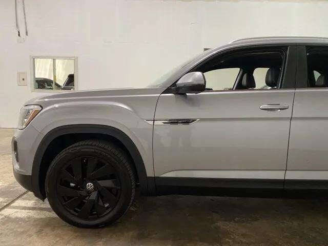 2025 Volkswagen Atlas Cross Sport SE 4Motion