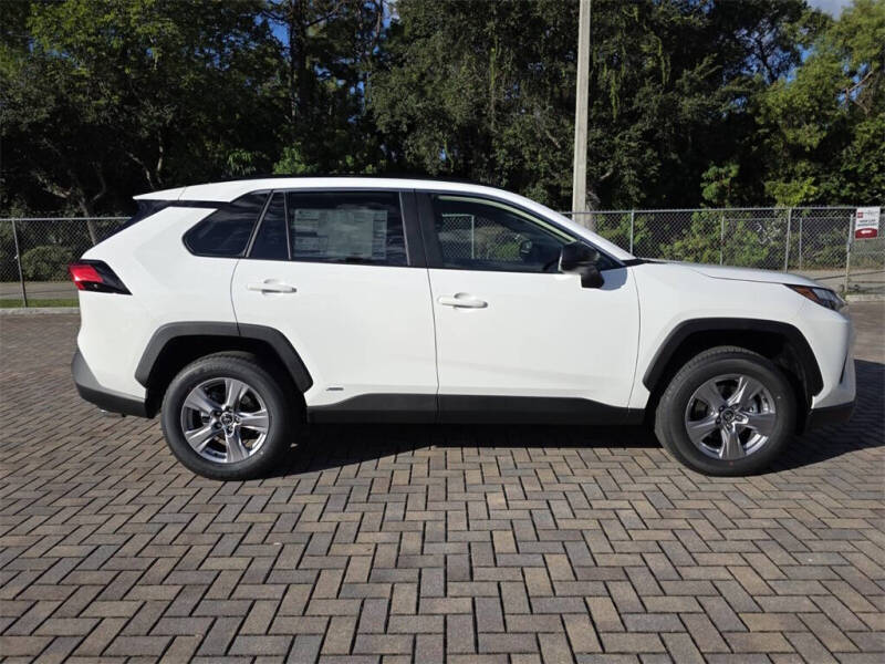 2025 Toyota RAV4 Hybrid LE