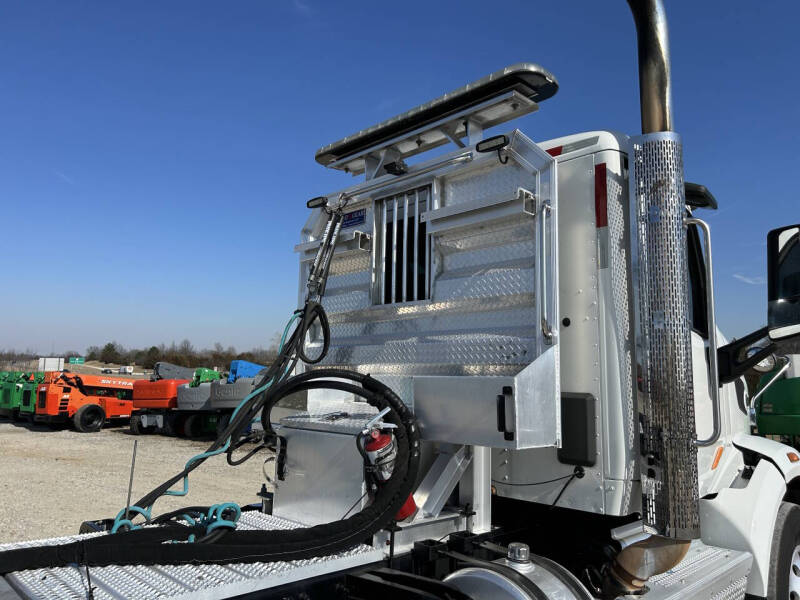 2019 Peterbilt 567 Road Tractor