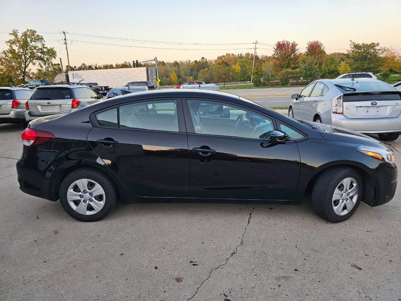 2017 Kia Forte for sale at Quantum Auto Co in Plainfield, IL