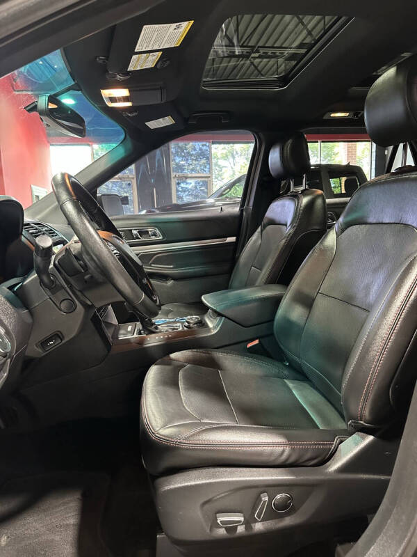 2017 Ford Explorer Sport