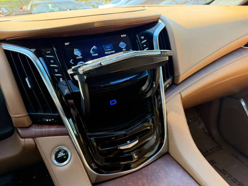 2017 Cadillac Escalade Platinum
