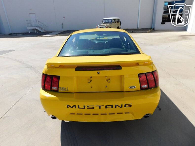 2004 Ford Mustang Mach 1 Premium