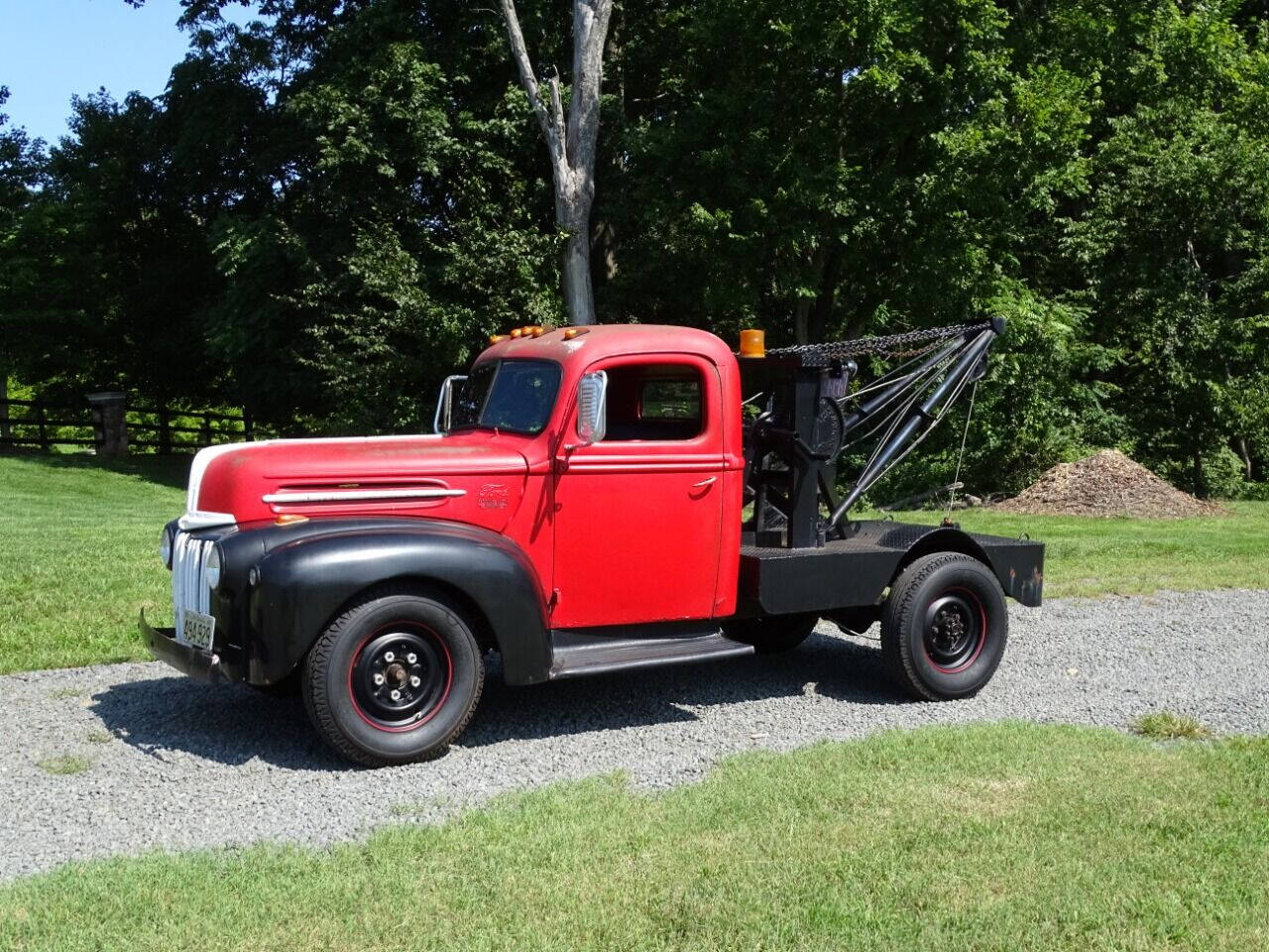 1947 Ford 1 TON TOW TRUCK