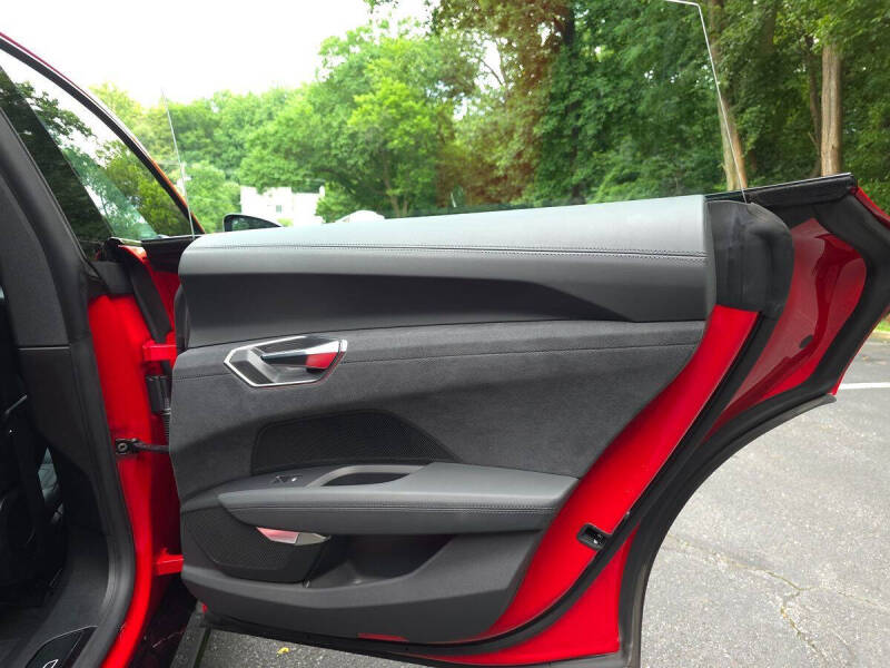 2024 Audi e-tron GT quattro Premium Plus