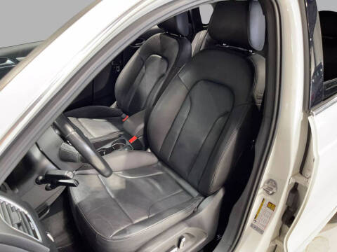 2017 Audi Q3 2.0T quattro Premium Plus