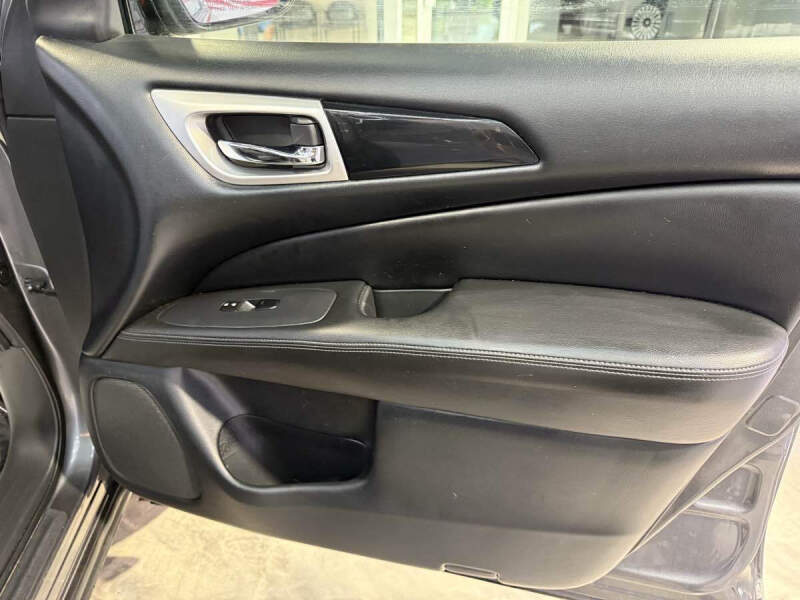 2020 Nissan Pathfinder S