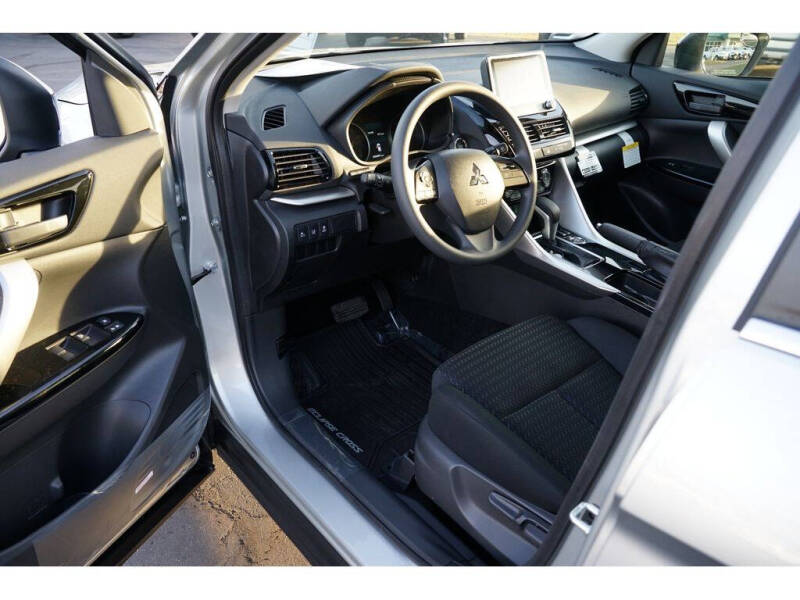 2025 Mitsubishi Eclipse Cross LE